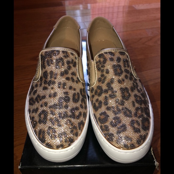 GBG Cheetah Shoes, Size 8M, NIB - Picture 1 of 4